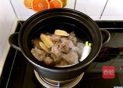 红豆薏米脊骨汤的做法图解4