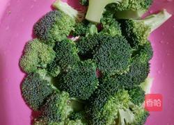 金汤西兰花的做法图解1