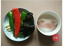 木耳炒肉片的做法图解1