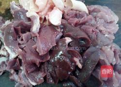 青椒炒猪杂的做法图解2