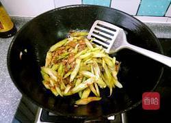 熏干芹菜肉片的做法图解4