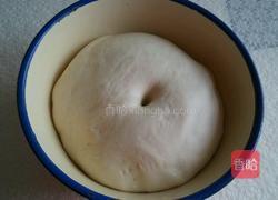 豆沙花朵面包的做法图解3