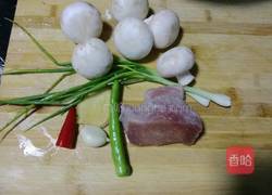 蘑菇炒肉片的做法图解1