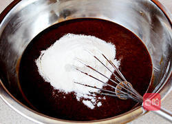 巧克力熔岩蛋糕(心太软)的做法图解6