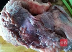 驴肉芹菜蒸饺的做法图解1