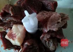 驴肉芹菜蒸饺的做法图解3