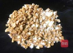 萝卜干炒青豆的做法图解4