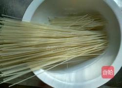 鸡丝米线的做法图解1