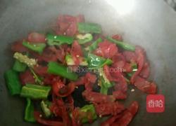 青椒炒甜肠的做法图解7