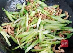 西芹炒肉丝的做法图解5