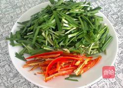 核桃仁炒韭菜的做法图解2