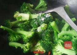 蒜香西兰花的做法图解6