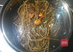 鸡骨草瘦肉汤的做法图解3