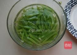 芸豆角炒肉丝的做法图解1