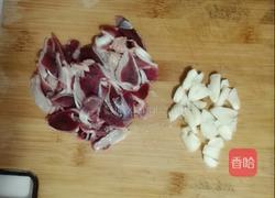 鸡胗炒荷兰豆的做法图解1