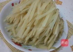 鲫鱼烧咸菜头的做法图解2