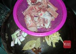 糖醋排骨的做法图解1