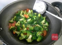 清炒西兰花的做法图解2