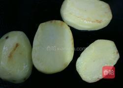 老干妈什锦蛋炒饭的做法图解2