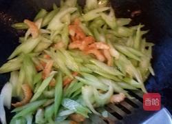 金钩西芹的做法图解4