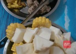 山药玉米排骨汤的做法图解2