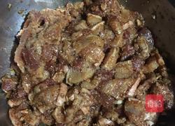 土豆粉蒸肉的做法图解1