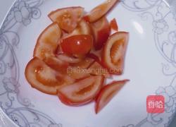 西红柿炒土豆的做法图解1
