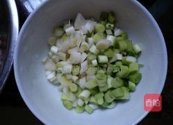 虾仁猪肉蔬菜炒饭的做法图解4