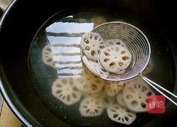 炝炒藕片的做法图解5