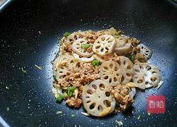 炝炒藕片的做法图解9