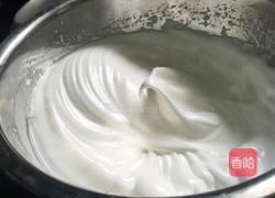 草莓烫面奶油蛋糕卷的做法图解2