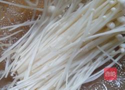 金针菇肉卷的做法图解1