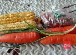 胡萝卜玉米排骨砂锅的做法图解1