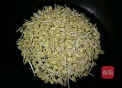 糖醋拌黄豆芽的做法图解2