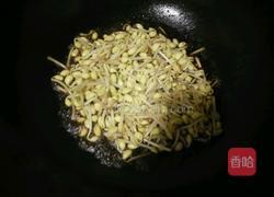 黄豆芽焖粉条的做法图解3