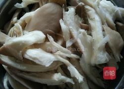 蘑菇小炒肉的做法图解1