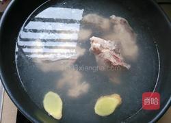 大骨汤的做法图解2