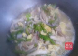 白玉菇青椒炒鸡蛋的做法图解7