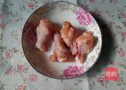 土豆烧翅根的做法图解1