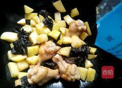 土豆烧翅根的做法图解7