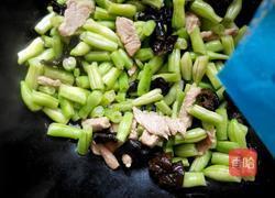 扁豆木耳烧肉的做法图解6