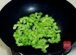 苦瓜炒蛋的做法图解4