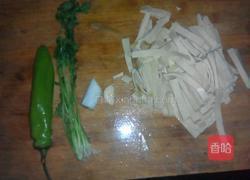 凉拌豆皮的做法图解1