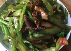 牛肉香菇炒芹菜的做法图解9