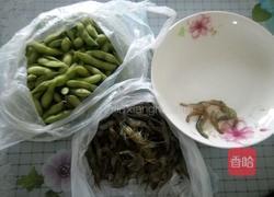 毛豆米烧虾的做法图解1