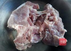 茯苓赤小豆煲猪骨的做法图解1