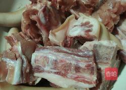 清炖猪尾海带的做法图解1