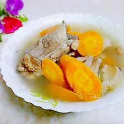 胡萝卜莲藕煲猪骨的做法[图]