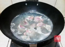 莲藕猪骨汤的做法图解2