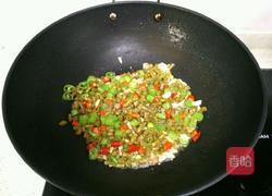 酸豆角炒鸭肠的做法图解10